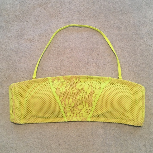 BCBGeneration Sz Medium Bikini swim top . Removable strap . - Picture 1 of 13